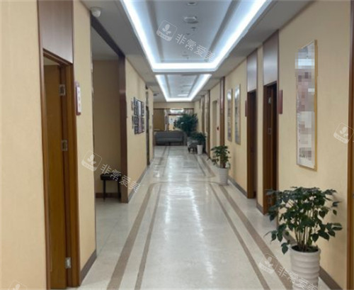 烟台壹美天成整形走廊环境图