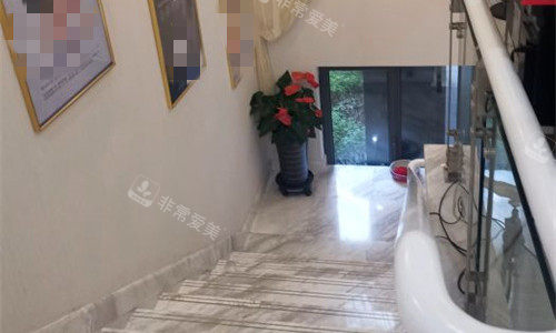 北京瀛美醫(yī)療美容樓梯圖 北京瀛美醫(yī)療美容樓梯圖