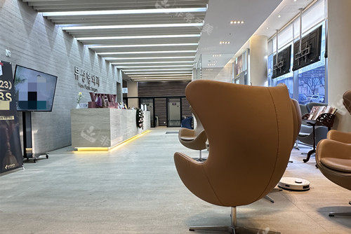 韓國(guó)必嫵整形前臺(tái)大廳環(huán)境示意圖 韓國(guó)必嫵整形前臺(tái)大廳環(huán)境示意圖