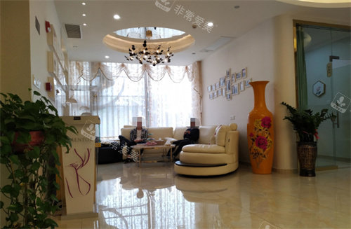 广州可玫尔医疗美容大厅休息区