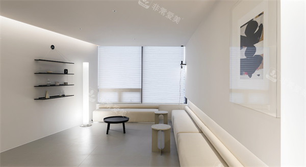 韓國弘大凱特皮膚科等候區(qū)環(huán)境圖 韓國弘大凱特皮膚科等候區(qū)環(huán)境圖