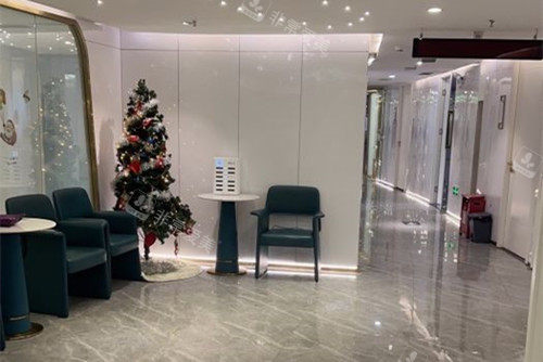 深圳富華醫(yī)療美容醫(yī)院內部一角 深圳富華醫(yī)療美容醫(yī)院內部一角