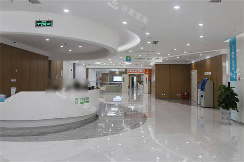 成都中医大银海眼科医院大厅 成都中医大银海眼科医院大厅