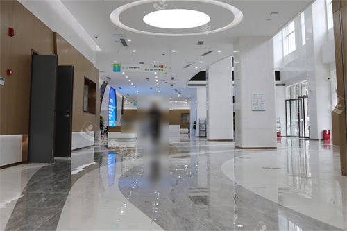 成都中医大银海眼科医院内湖环境图 成都中医大银海眼科医院内湖环境图