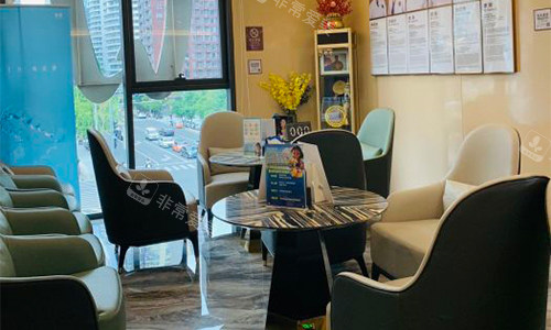 北京劲松口腔（国际部）等待区环境