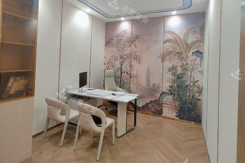 北京美丽之冠医疗美容面诊室