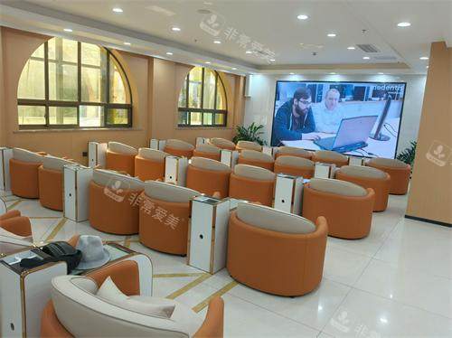 济宁中百口腔医院沙发休息区