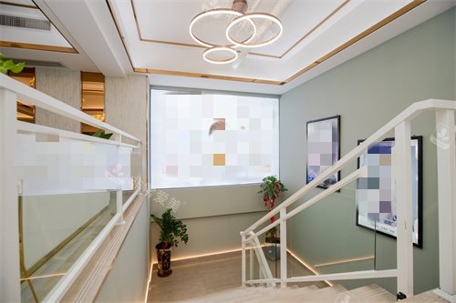 汕头莱美医疗美容门诊部楼梯间