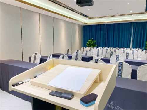 广东汕头紫馨（紫龄）整形会议室