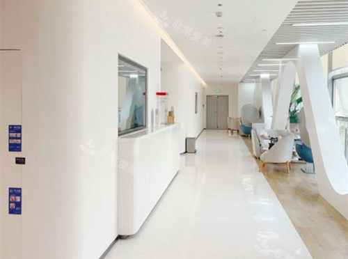 成都新丽美医疗美容医院(口腔科)走廊