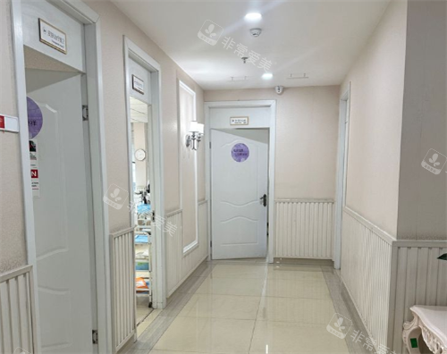 成都美極醫(yī)療美容診室外走廊