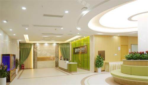 成都九龍醫(yī)院大廳環(huán)境圖 成都九龍醫(yī)院大廳環(huán)境圖