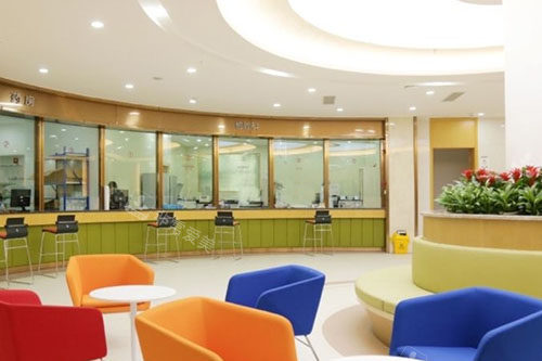 成都九龍醫(yī)院大廳休息區(qū) 成都九龍醫(yī)院大廳休息區(qū)