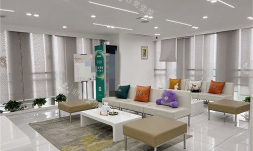 成都朗睿醫(yī)療美容休息區(qū)