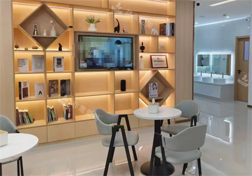 鄂州百年达口腔接待区