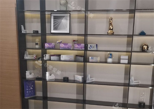 遵义韩美美容医院展示柜