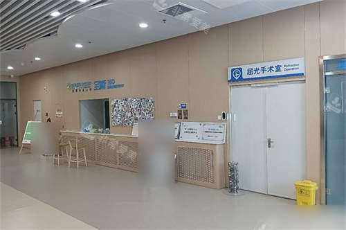 天津普瑞眼科医院屈光手术室门口环境