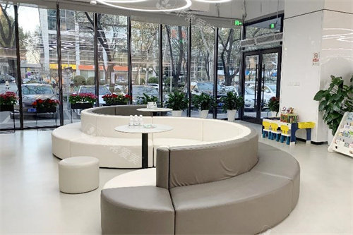 北京普祥眼科休息候诊区