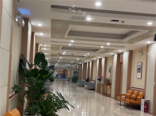 北京嘉禾医疗美容走廊一角