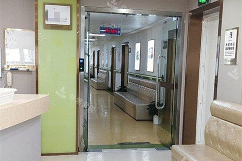 上海华美内部过道休息等待区环境