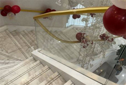 上海佳富美医疗美容楼梯拐角