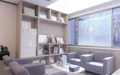 杭州齐尔口腔等候区