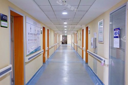 山西长治爱尔眼科楼道全景