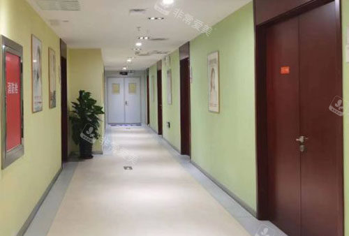 福州美贝尔整形走廊环境实拍图