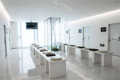 乌鲁木齐美尼康眼科医院候诊区环境