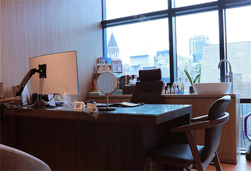 韩国BOMON皮肤科诊室1