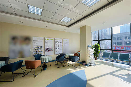 重庆铜梁爱尔眼科医院休息区 (2)