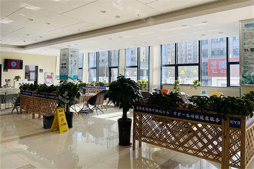 重庆铜梁爱尔眼科医院修去