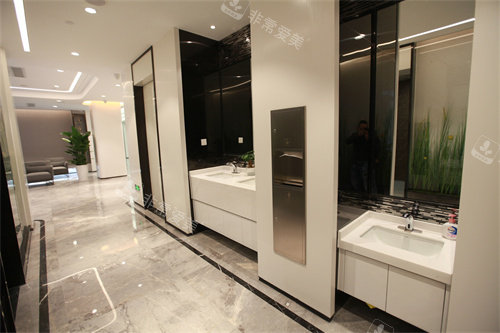 广州中家医家庭医生口腔室内一角 广州中家医家庭医生口腔室内一角