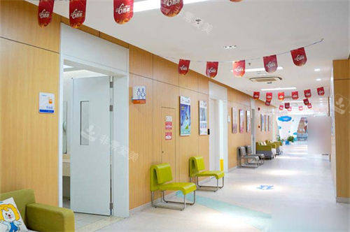 常州泽明眼科医院走廊环境