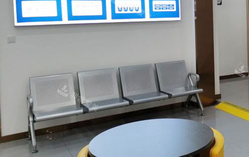 黄冈黄梅医大口腔看牙商谈等候区