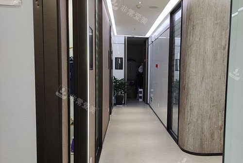 洛阳孔繁荣医疗美容走廊环境实拍图