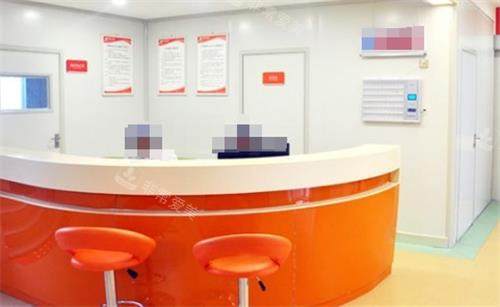 南阳天伦医院私密科护士站环境图