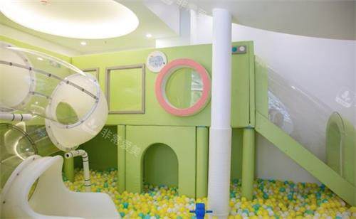 柳州赋盈眼科儿童游戏区