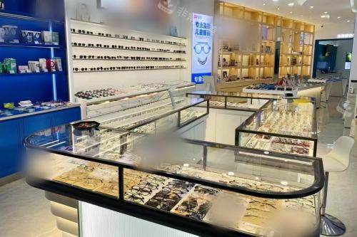 武汉观视界眼科医院配镜区