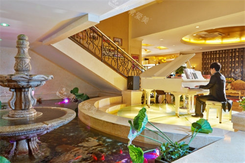 杭州维多利亚整形大厅钢琴区