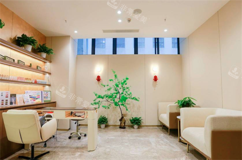 深圳富华医疗美容诊室