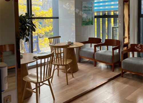 贵阳塔尖医疗美容内部交谈区环境