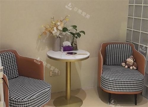 扬州雷医生医疗整形等待区