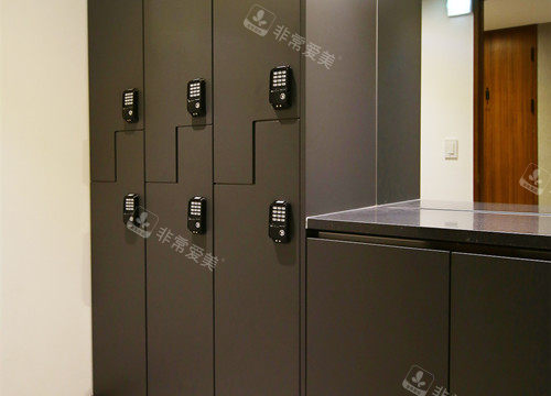 韩国童颜中心整形更衣室柜子