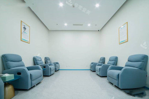 成都英华眼科等待区环境