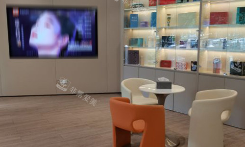 深圳鹏程医院的等待区的环境图