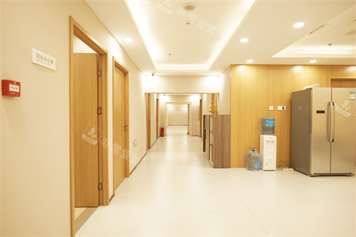 北京丽合整形医院医生办公室我啊