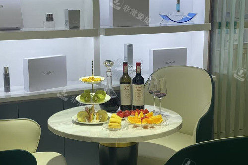 义乌美宝莱整形等候区环境图