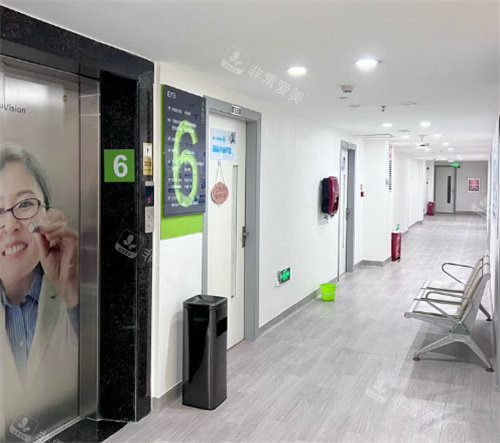 贵港爱尔眼科医院内部走廊