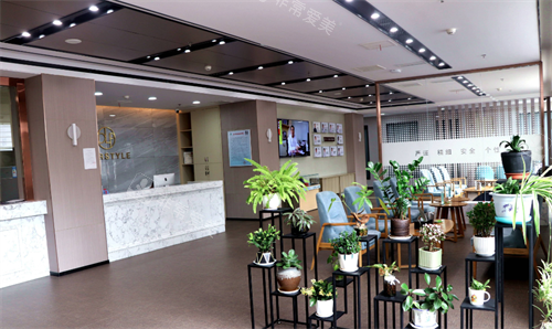 威海董立鹏星范医疗美容大厅